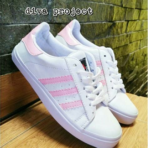 harga sepatu adidas warna putih|adidas sepatu terbaru.